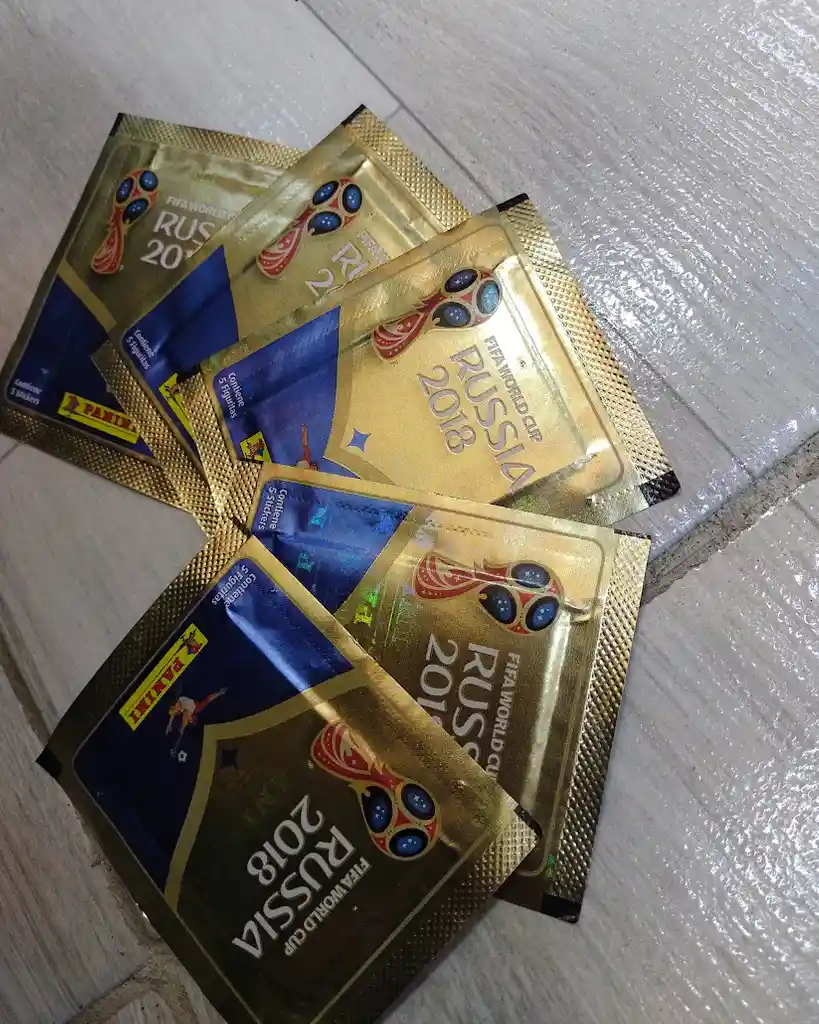 5 Sobres De Laminas Para El Album Fifa Copa Mundial Rusia 2018 Panini