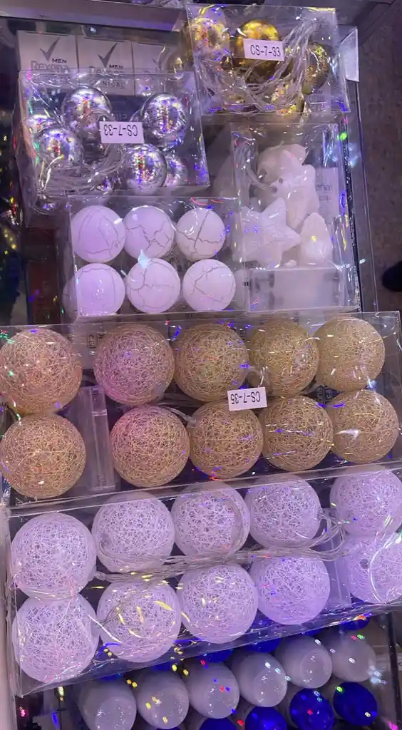 Instalacion Luces Led Navidad Bolas Decorativas Grandes Inalambrica 10pcs X 2 Mts