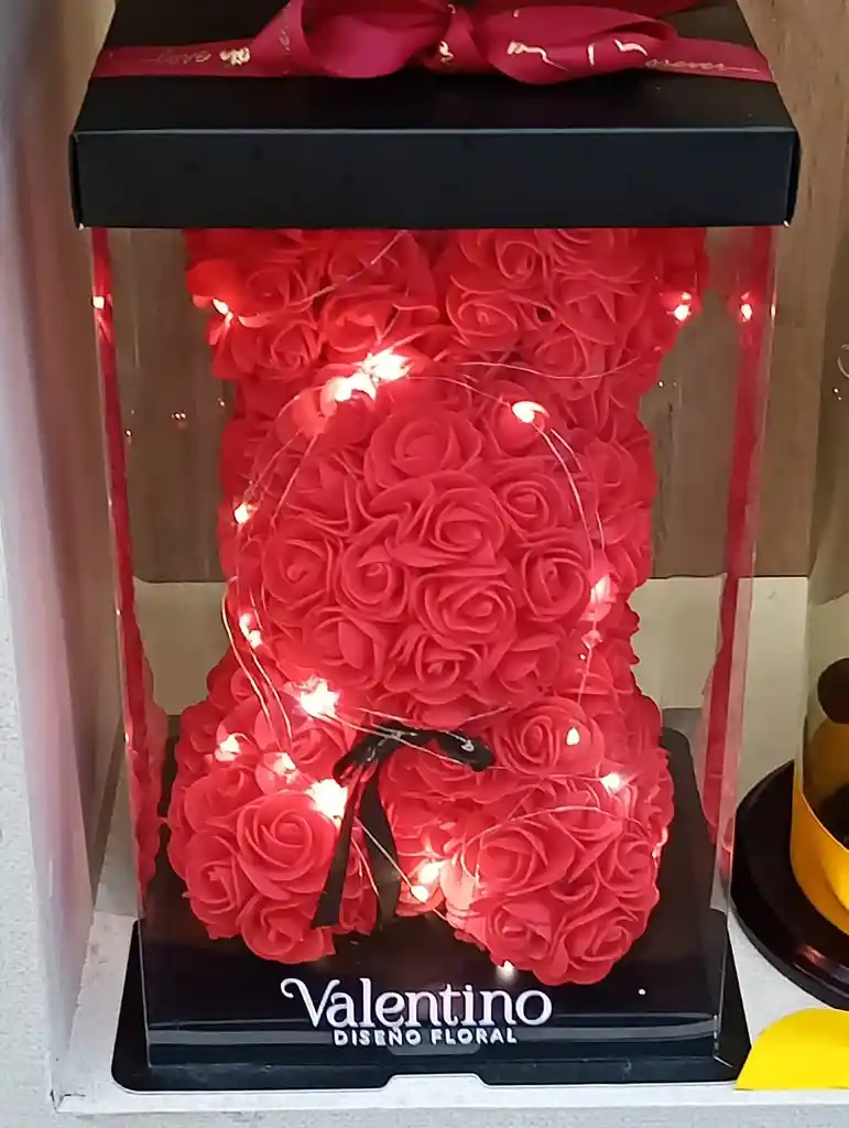 Conejo Rojo Con Cinta Negra