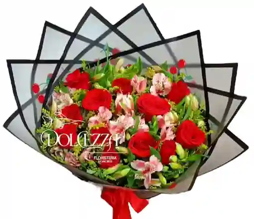 Flores Rosas Rojas En Bouquet