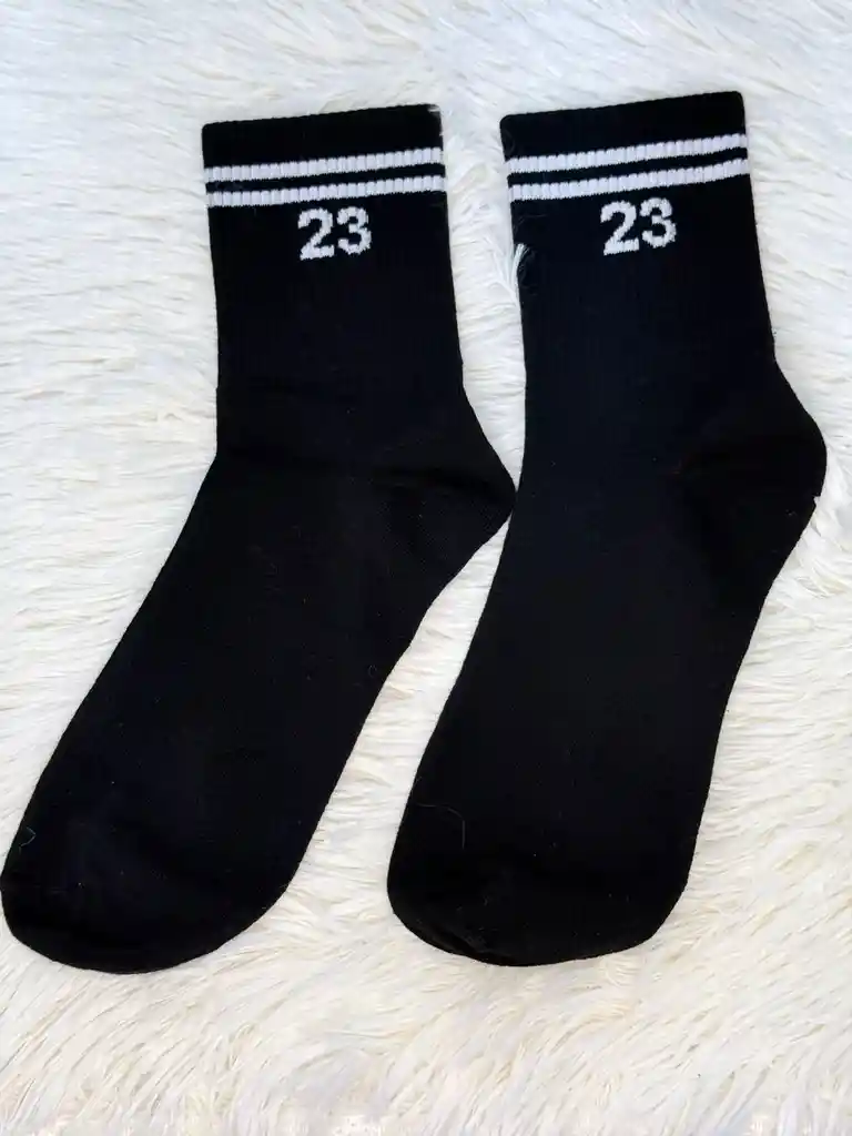 Medias Negras #23 Con Rayas / Comidas Y Estilo