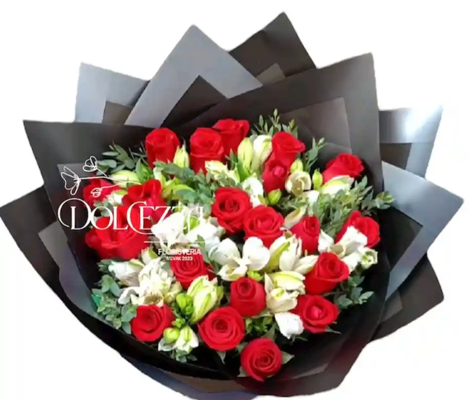 Flores Rosas Rojas Y Astromelia Blanca