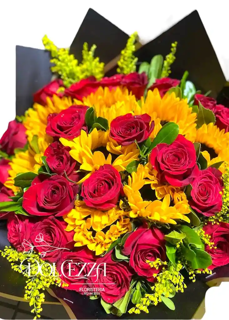 Flores Rosas Rojas Y Girasoles