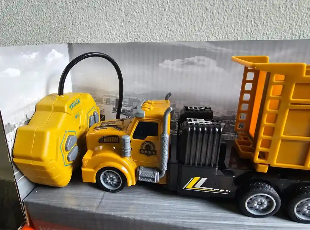 Tractomula Tráiler Con Control Remoto Batería Recargable