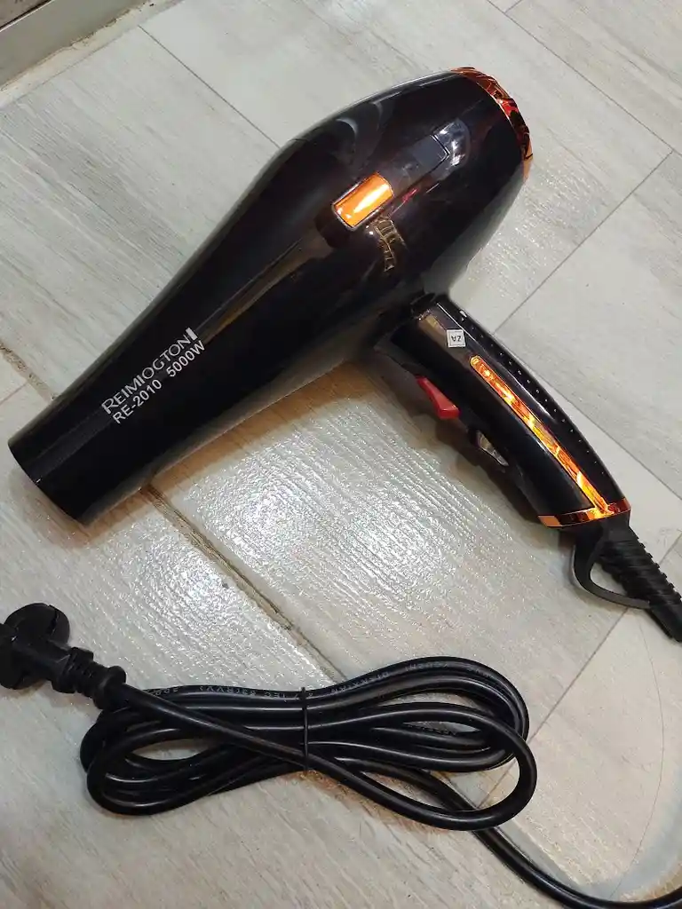 Secador Para Cabello De 5000 W Re-2010 Remiogton Negro Con Dorado