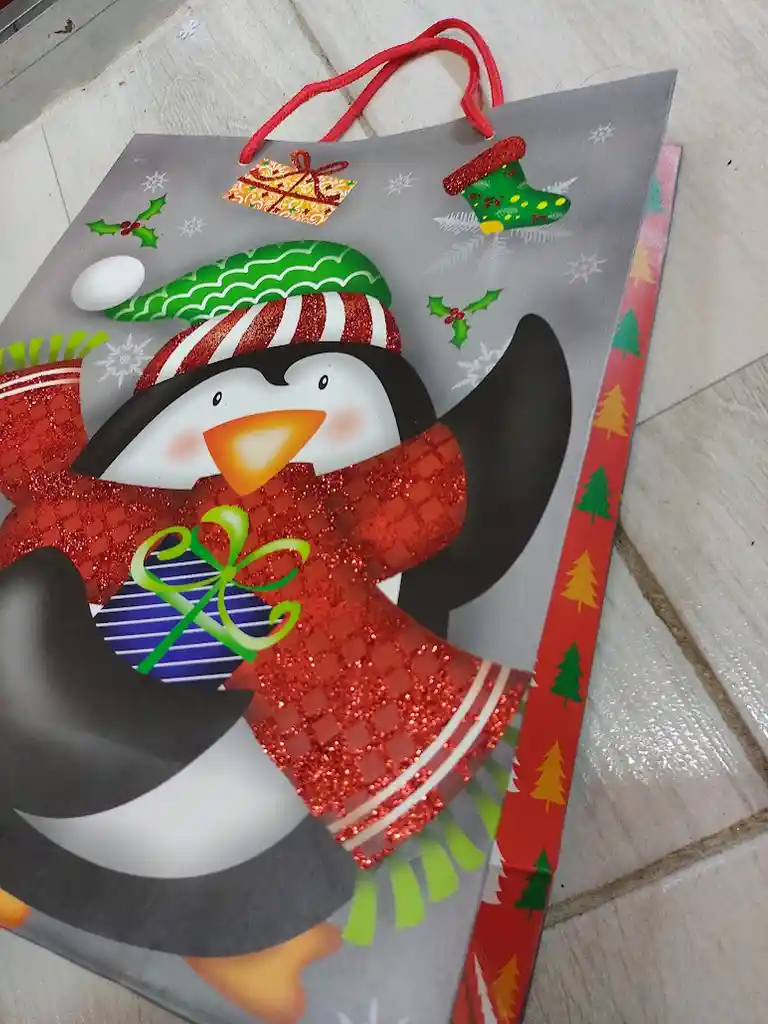 Bolsa De Regalo Navidad Pinguino De Navidad Mediana 32 Cm X 25 Cm