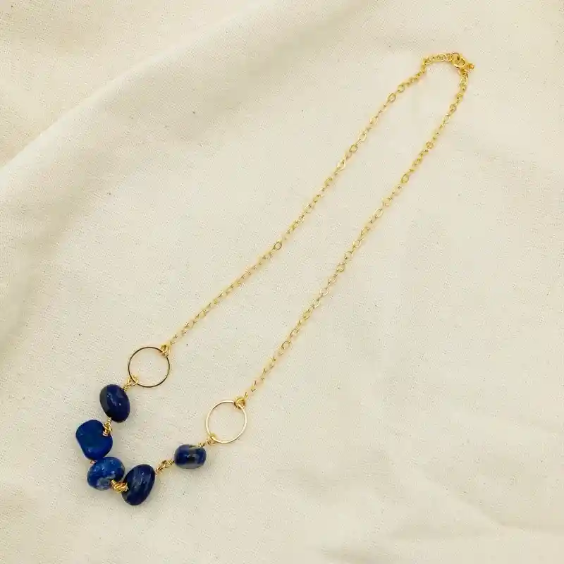 Collar Dorado Con Piedras Lapislázuli