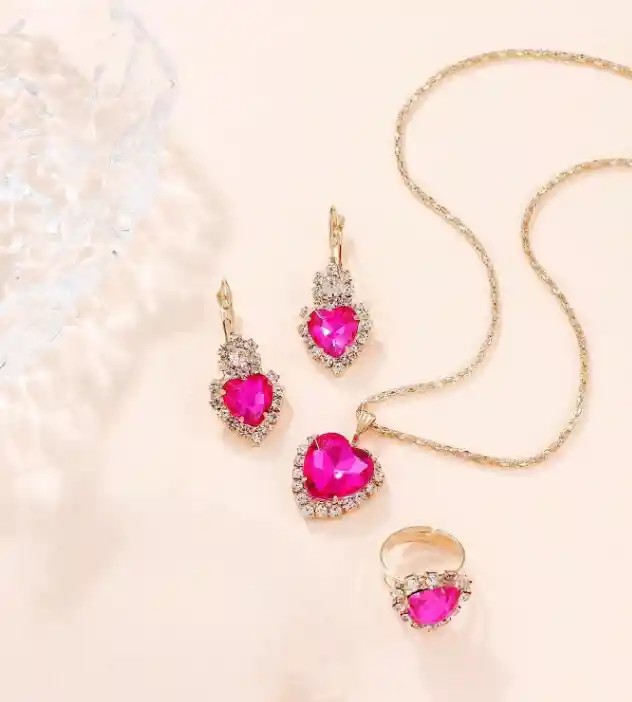 Collar Aretes Y Anillo Forma Corazón Color Fucsia En Caja