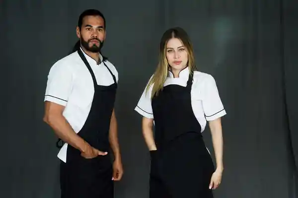 Delantal Peto Antifluido Unisex Negro