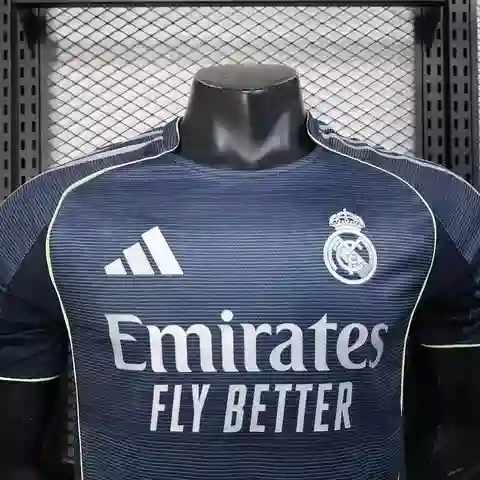 Camiseta Real Madrid Visitate 2025 (talla L)