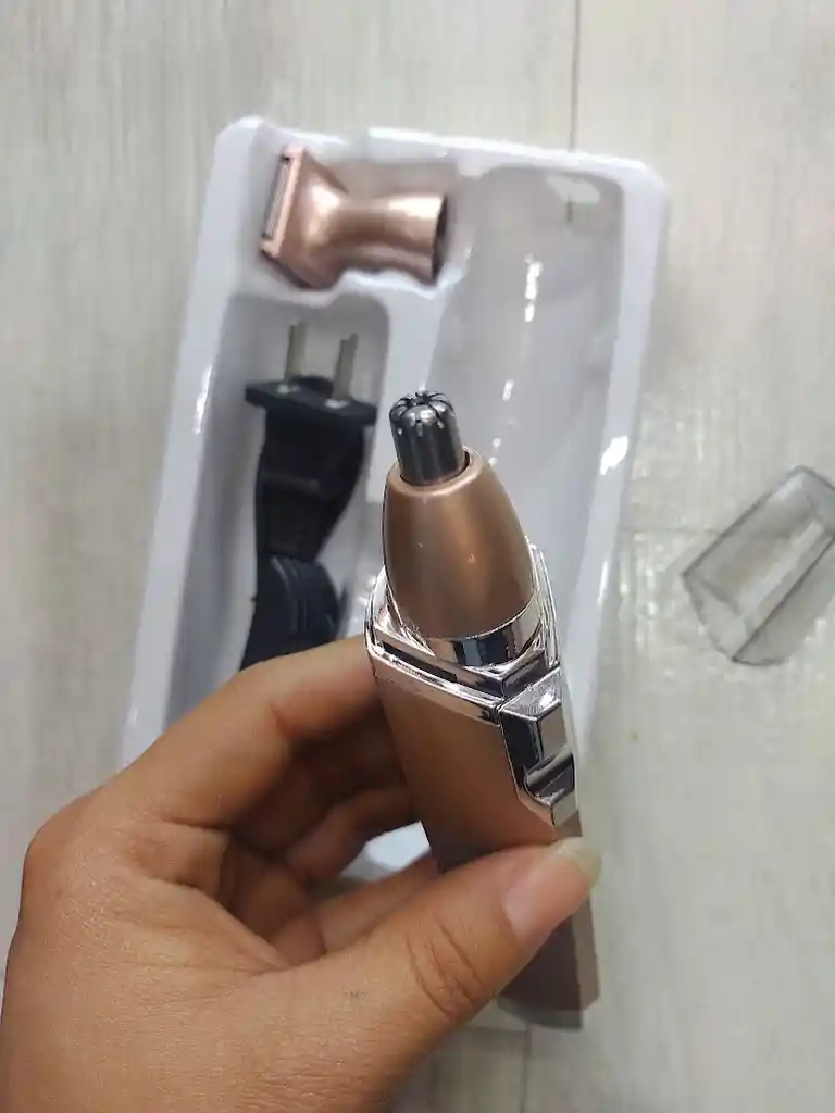 Afeitadora Portátil De Naríz Y Cabello Geemy Gm-3110 Rosa