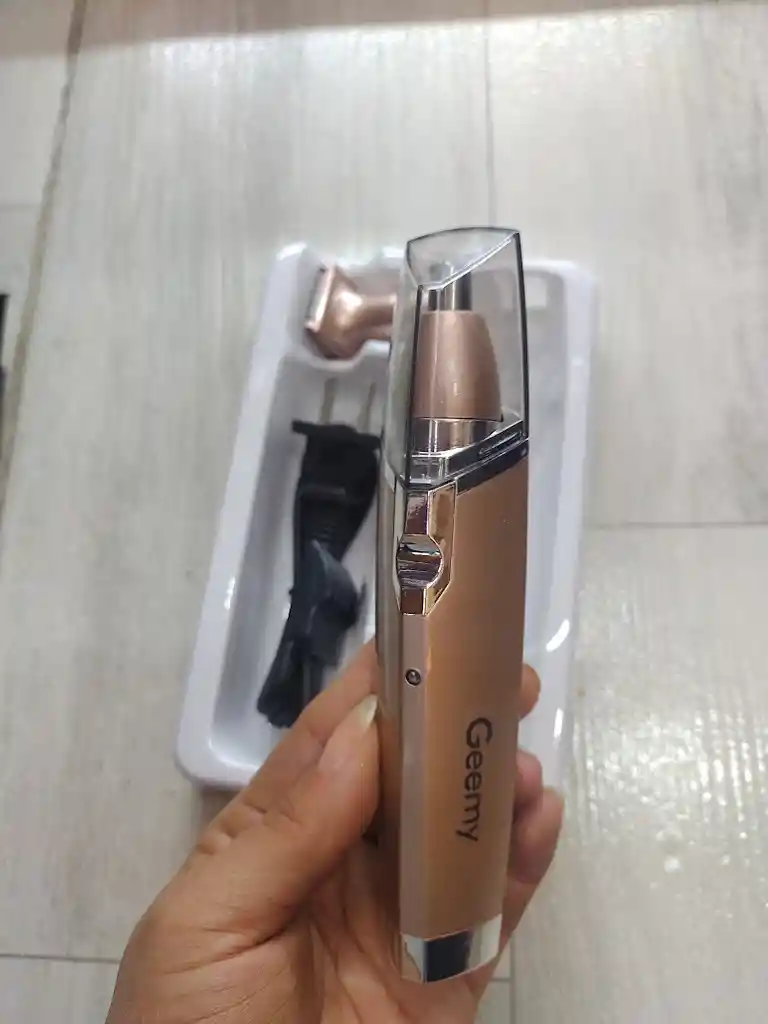 Afeitadora Portátil De Naríz Y Cabello Geemy Gm-3110 Rosa