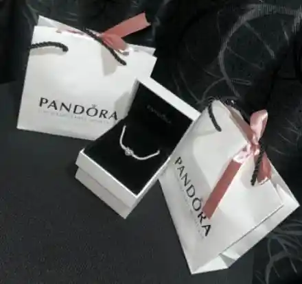 Brazalete Cadena De Serpiente Pandora Moments Con Broche De Corazón Decorado Con El Árbol De Familia