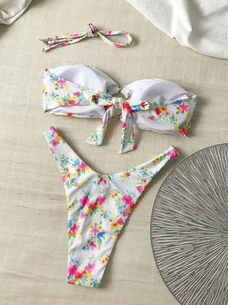 Bikini De Dos Piezas Con Estampado Floral Talla M