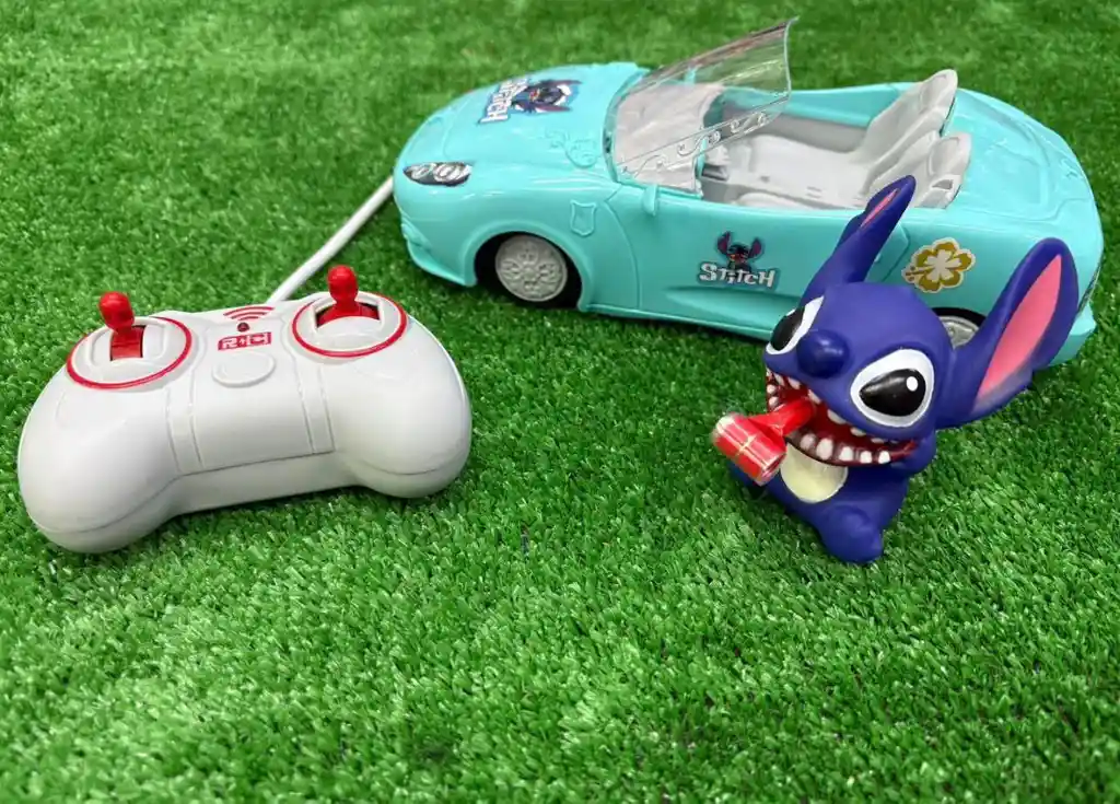 Carro A Control Remoto De Stitch Con Luces Y Sonido Juguete