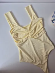 Body De Tiras Anchas. Recogido Al Frente.