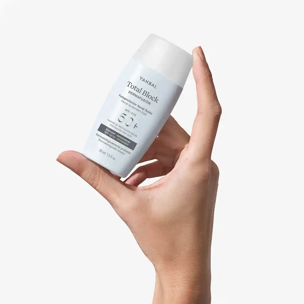 Fotoprotector Solar Fluido Spf50+ Total Block Dermafusión
