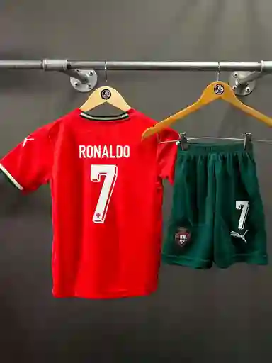 Uniforme Portugal Niño Con Dorsal #7 Ronaldo (talla 10)
