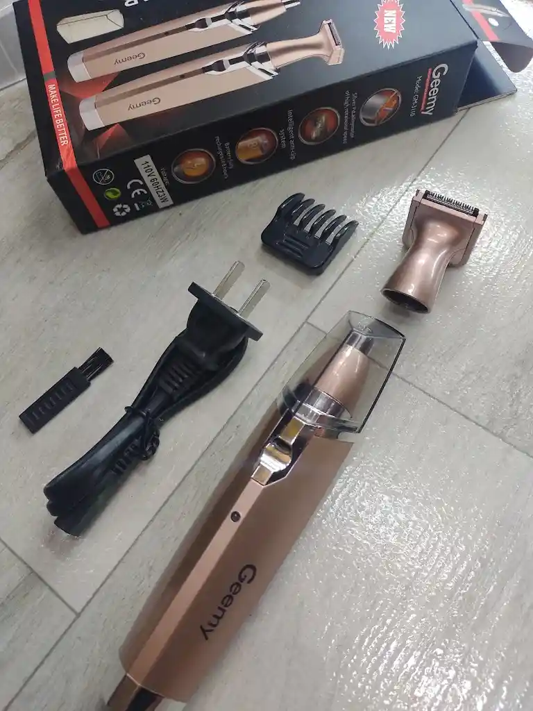 Afeitadora Portátil De Naríz Y Cabello 2 En 1 Geemy Gm-3110 Rosa