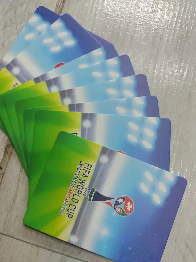 3 Sobres De Cartas Fifa World Cup 2026 Brillantes (total 24 Cartas)