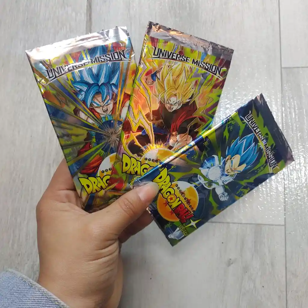 3 Sobres De Cartas Dragon Ball Brillantes (total 24 Cartas)
