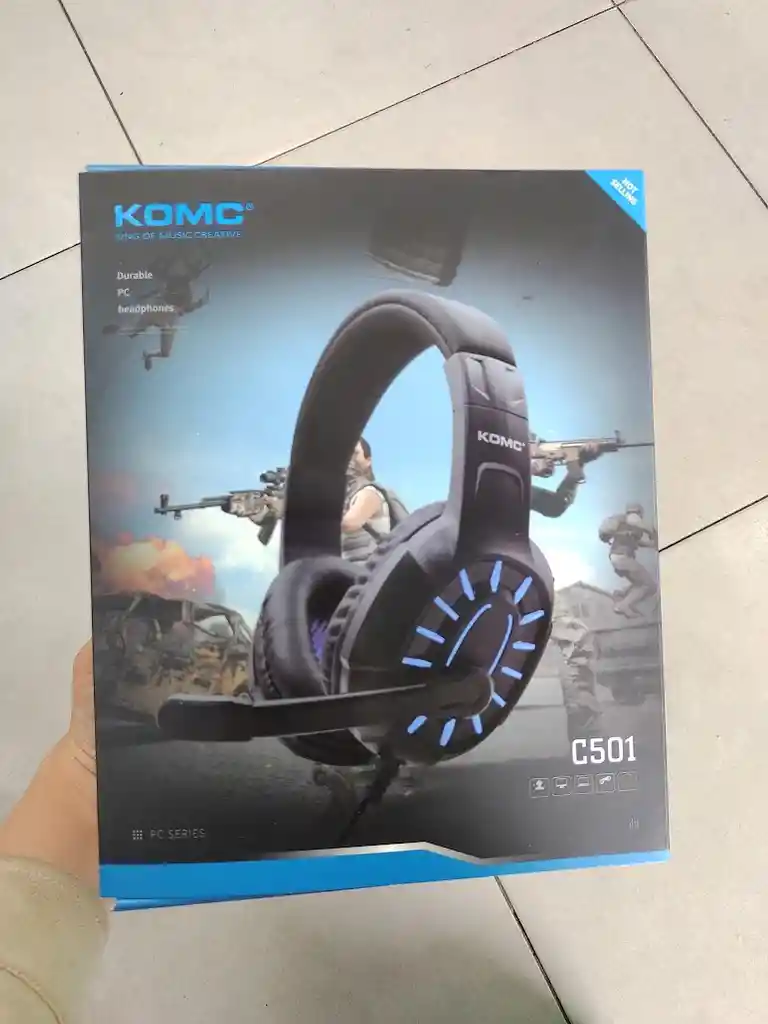 Audifonos Con Cable Diadema Negra Con Roja Komc C501