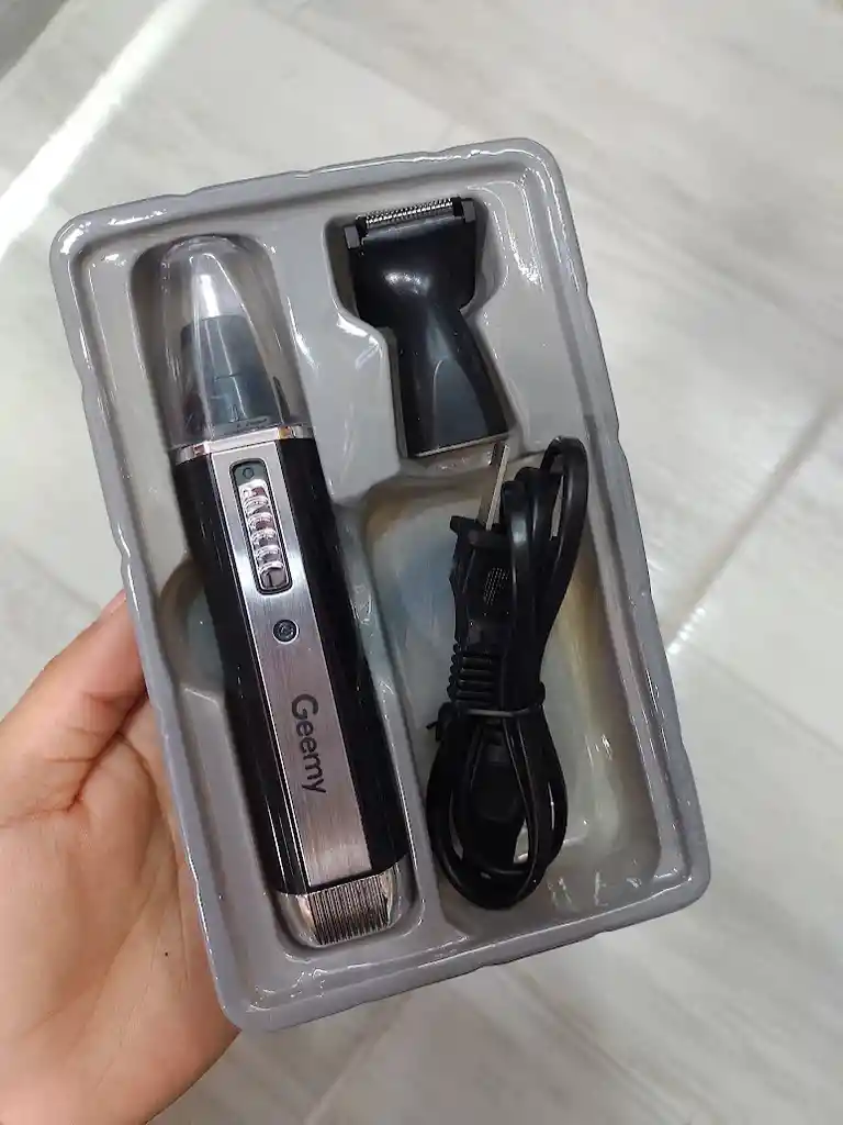 Afeitadora Portátil De Naríz Y Cabello Geemy Gm-3106 2 En 1