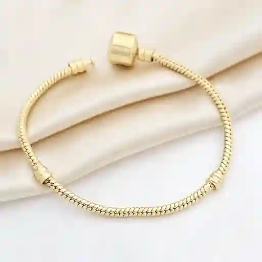 Pulsera Con Broche Dorado Elegante
