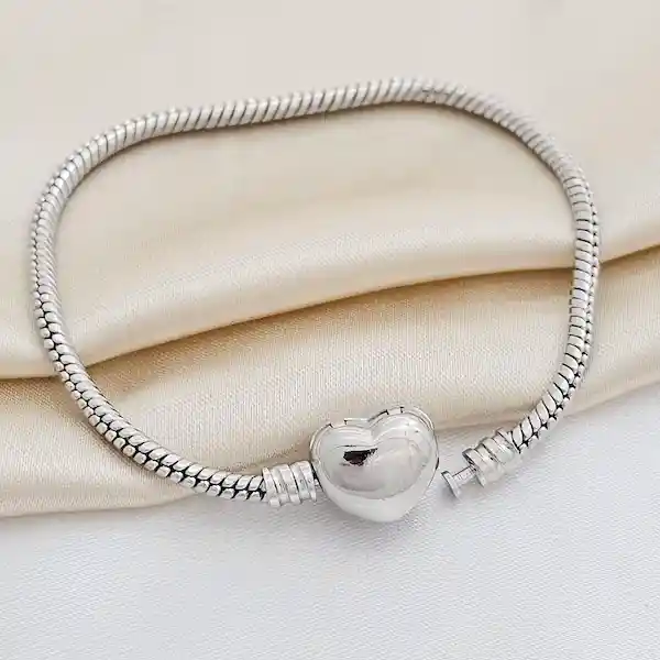 Pulsera Corazón Plateado Amor Eterno