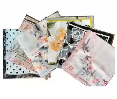Pañoletas Medianas Tipo Seda O Satin Estampados Sobrios