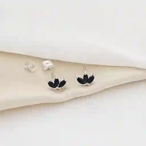 Topo Flor De Loto Negro Elegante