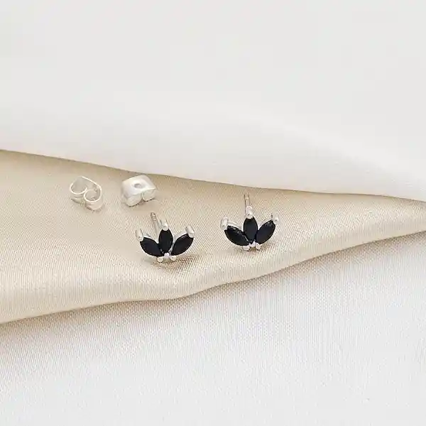 Topo Flor De Loto Negro Elegante