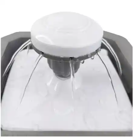 Fuente De Agua Para Mascotas Gatos Perros 2.5 L Bebedero Color Blanco