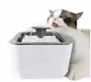 Fuente De Agua Para Mascotas Gatos Perros 2.5 L Bebedero Color Blanco