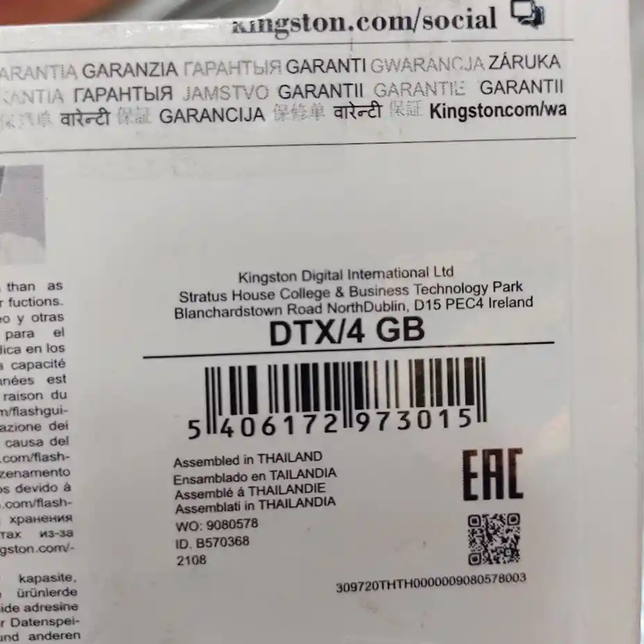 Memoria Usb Kingston 4 Gb Exodia Plateada Con Negro