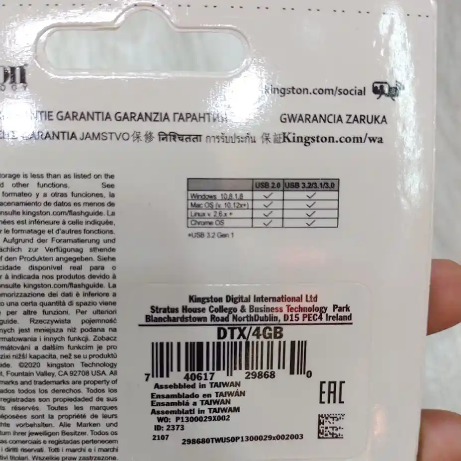 Memoria Usb Kingston 4 Gb Kyson Plateada Con Verde