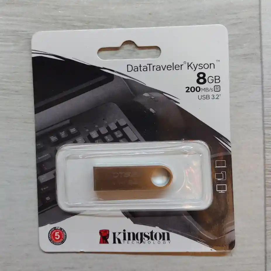 Memoria Usb Kingston 8 Gb Kyson Plateada
