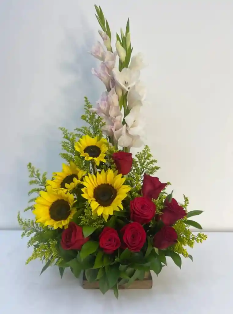 Ramo De Girasol Y Rosas