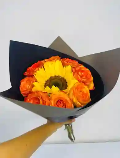 Ramillete De Girasol Y Rosas