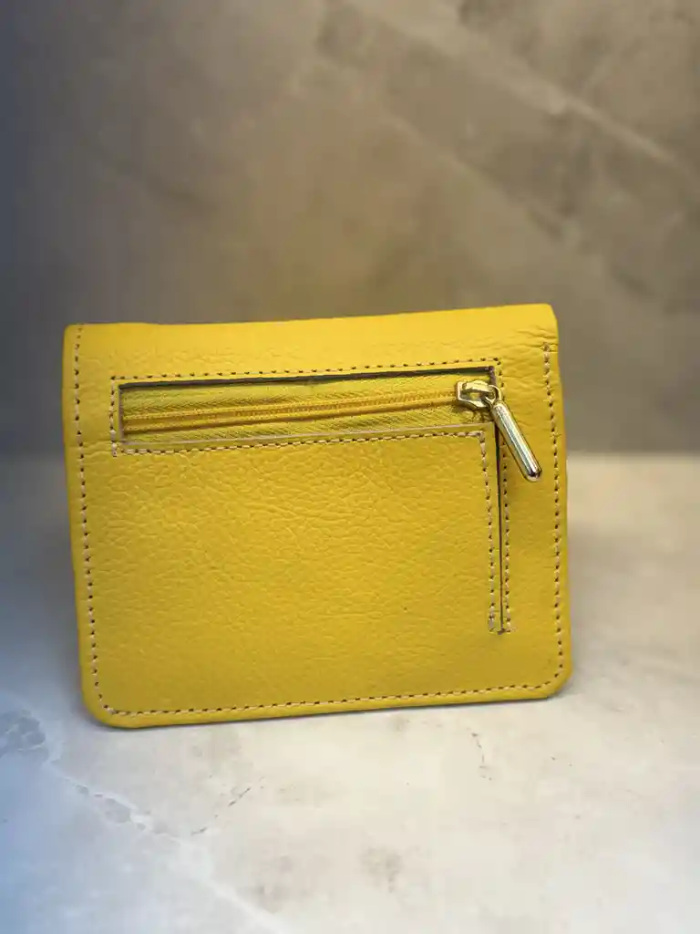Billetera En Cuero Amarillo