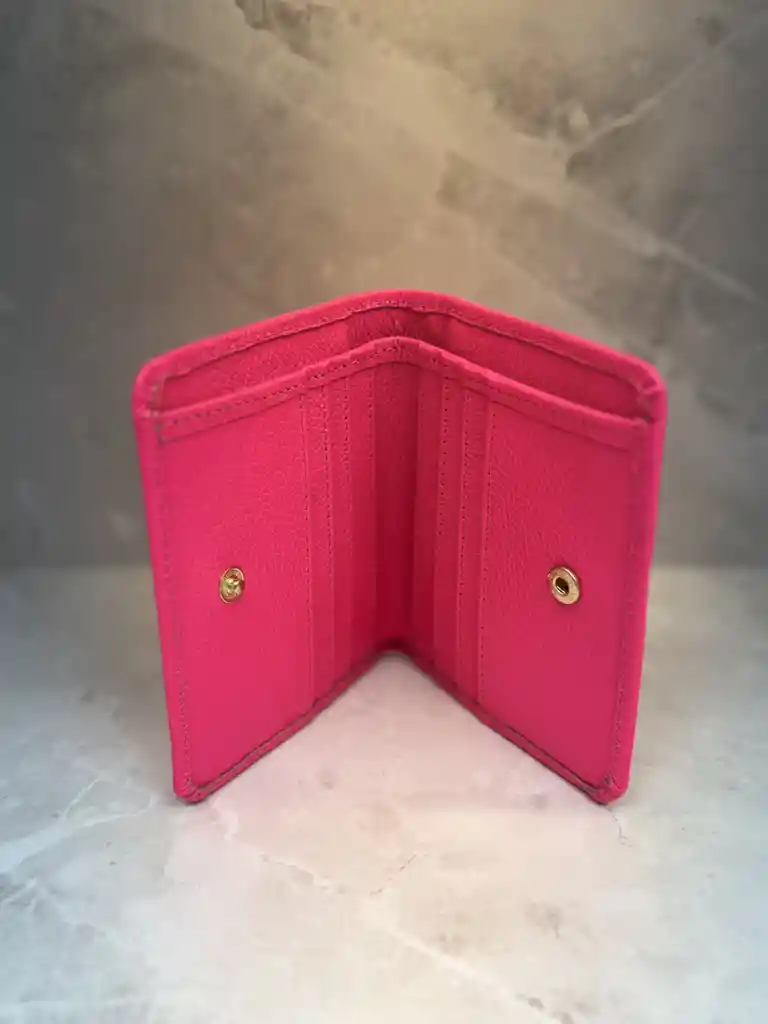 Billetera En Cuero Fucsia