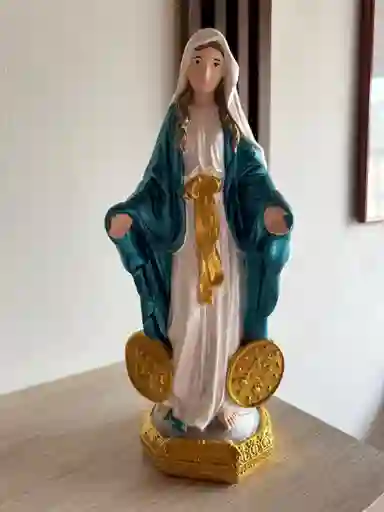 Virgen Milagrosa Con Medallas Doradas – Imagen Decorativa Y Espiritual | Arte De Fe
