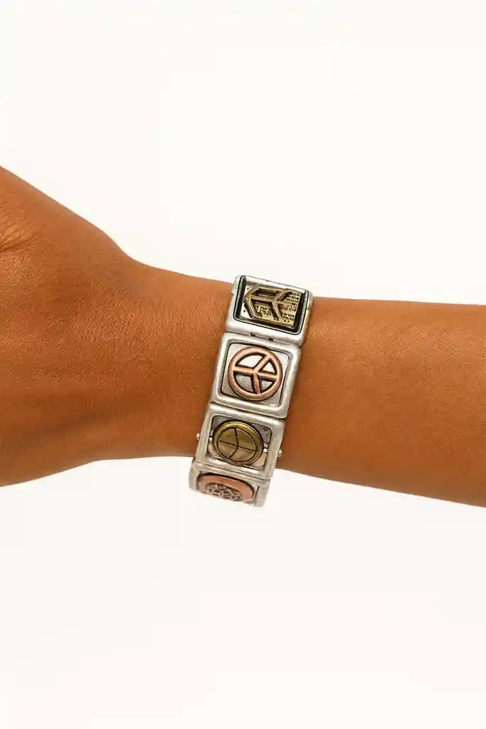 Pulsera Tipo Cadena Decorada Con Charms Metálicos