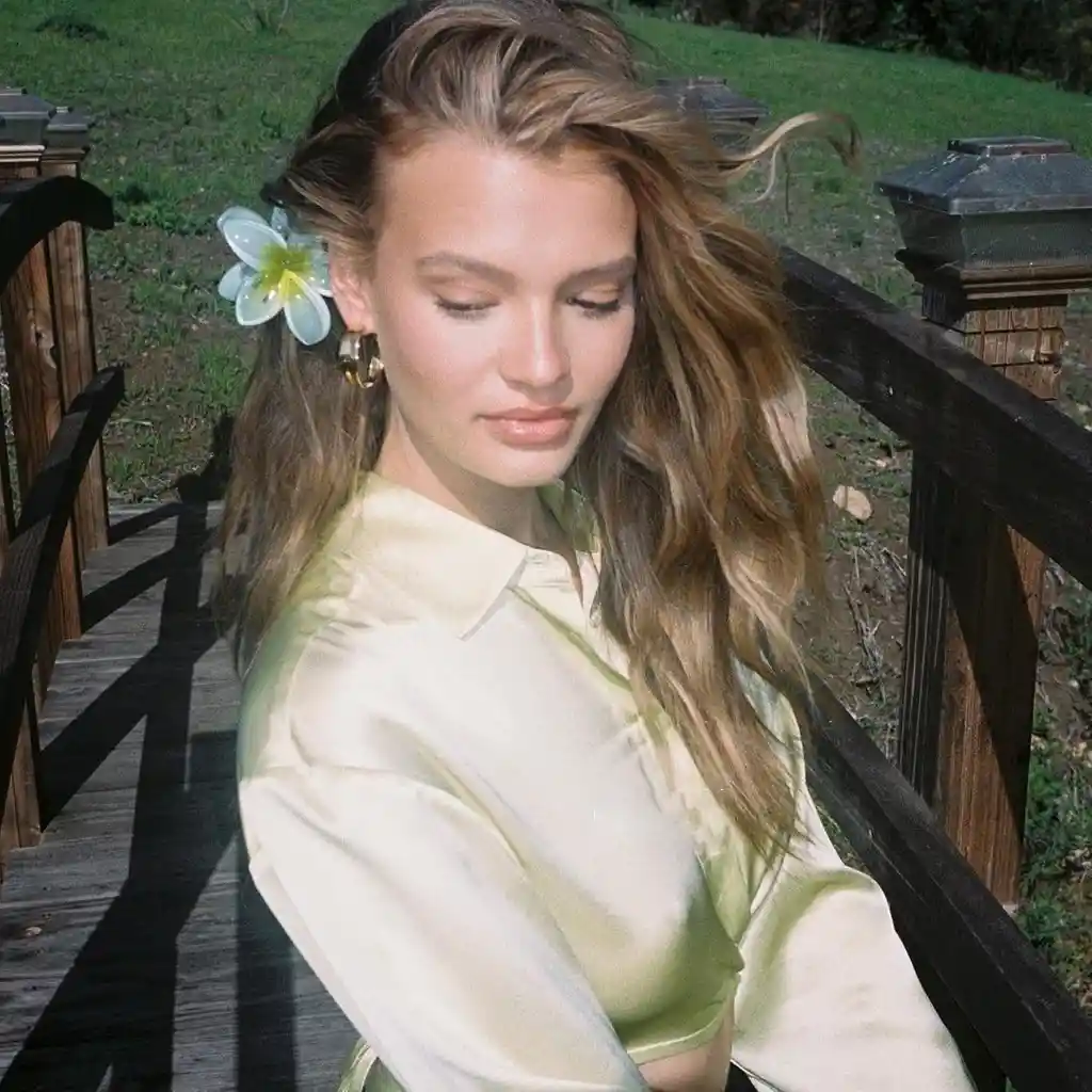 Pinza Caimán Gancho Flor Hawaiana Grande Para Pelo Cabello