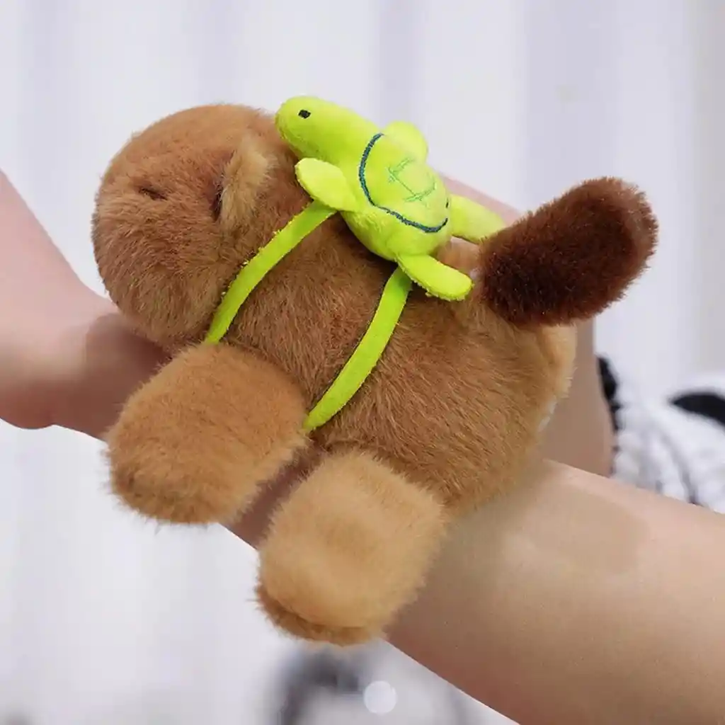 Nueva Pulsera De Peluche Con Forma De Capibara 4 En 1