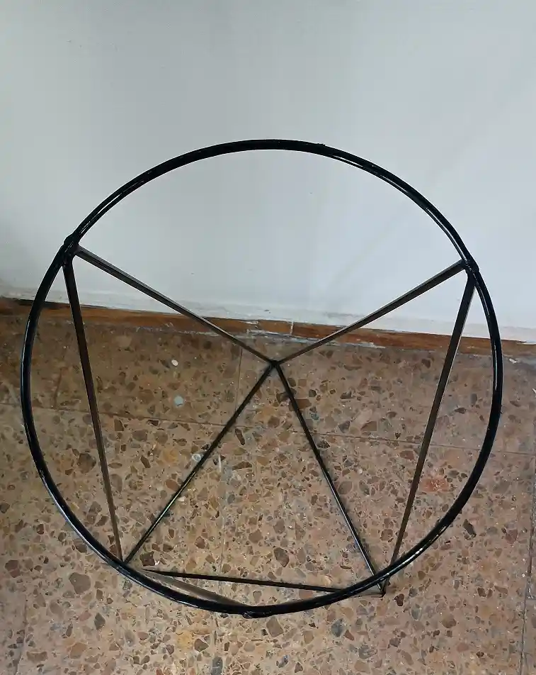 Base De Metal Negro