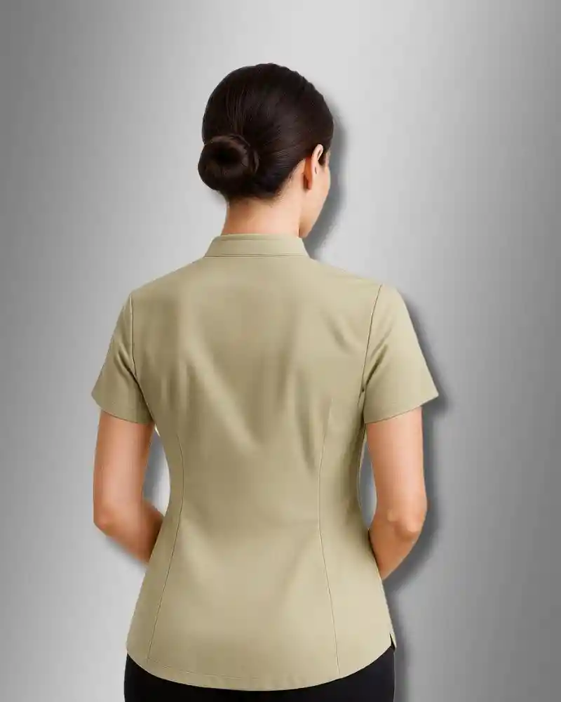 Camisa Antifluida Dama Beige. Tallas: Xs, S, M, L, Xl