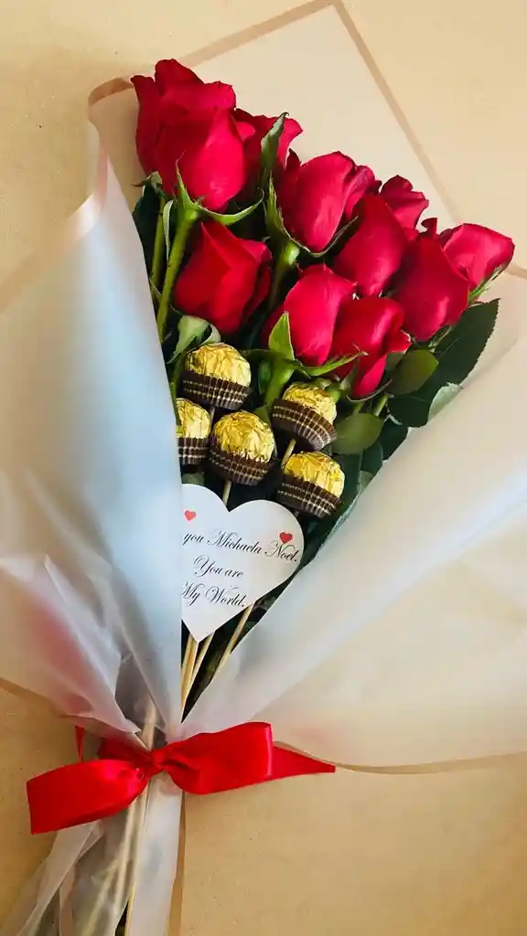 Flores Bouqueth De Rosas Con Chocolates