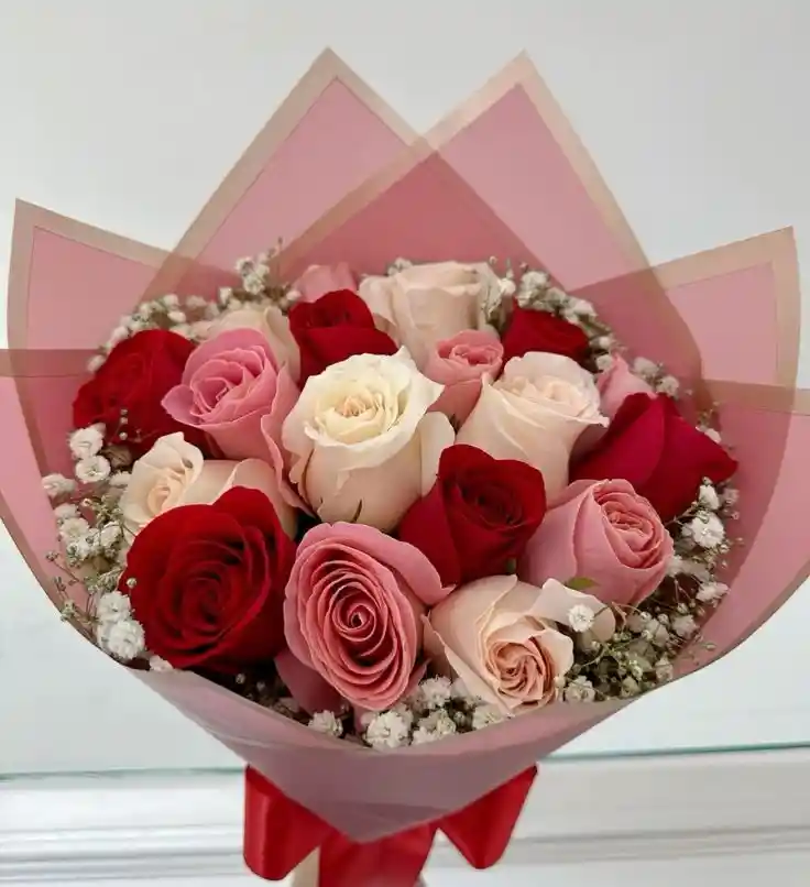 Ramo De Rosas Rojas,rosadas Y Blancas
