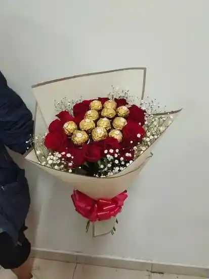 Flores Bouqueth De Rosas Rojas Con Chocolates
